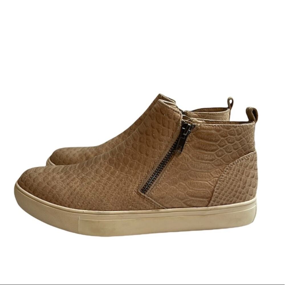 Coconuts by Matisse Hightop Fashion Sneakers Beige Snakeskin Size 8